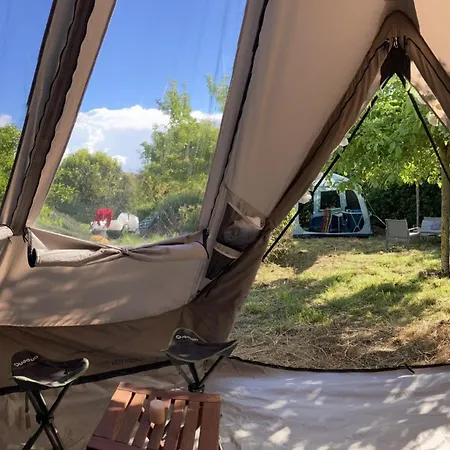 Bivouac Sous Les Pommiers Dans Tente Tipi 호텔 Maltot