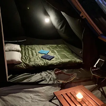 Bivouac Sous Les Pommiers Dans Tente Tipi 호텔 Maltot